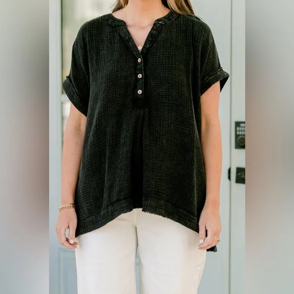 Chic Soul Women’s 2X/3X Cute And Carefree Top, Ash Black Plus Size Short Sleeve - Picture 4 of 11